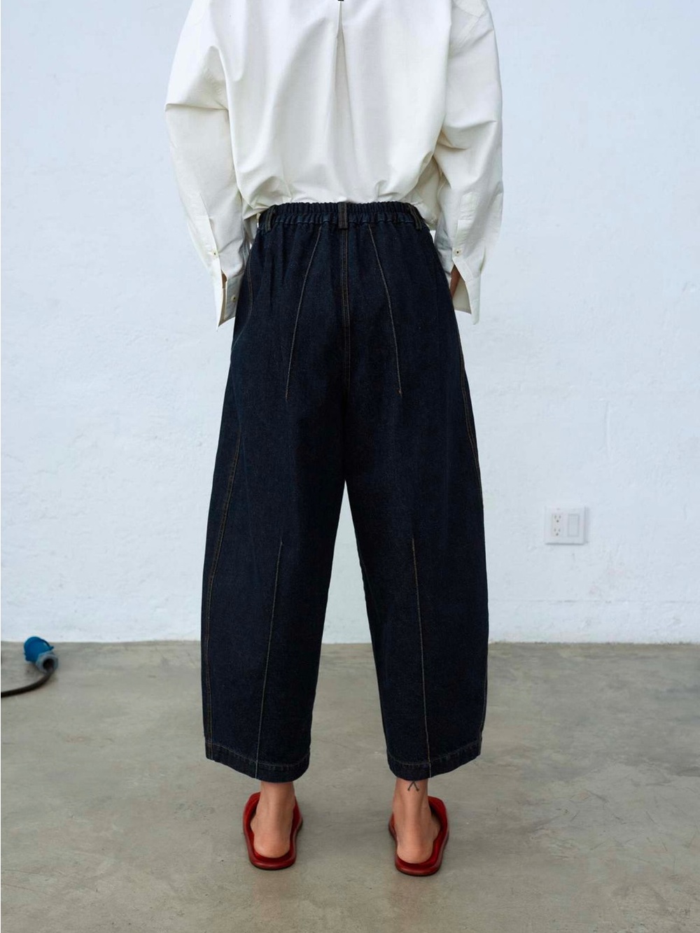 Cordera Seam Curved Denim Pants in Dark Navy OS - Picture 6 of 6